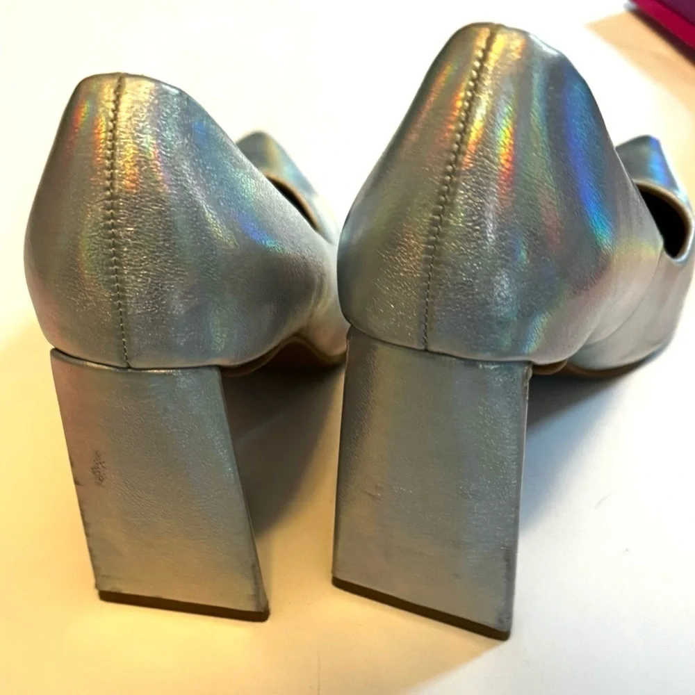 Belize Pump In Silver Iridescent